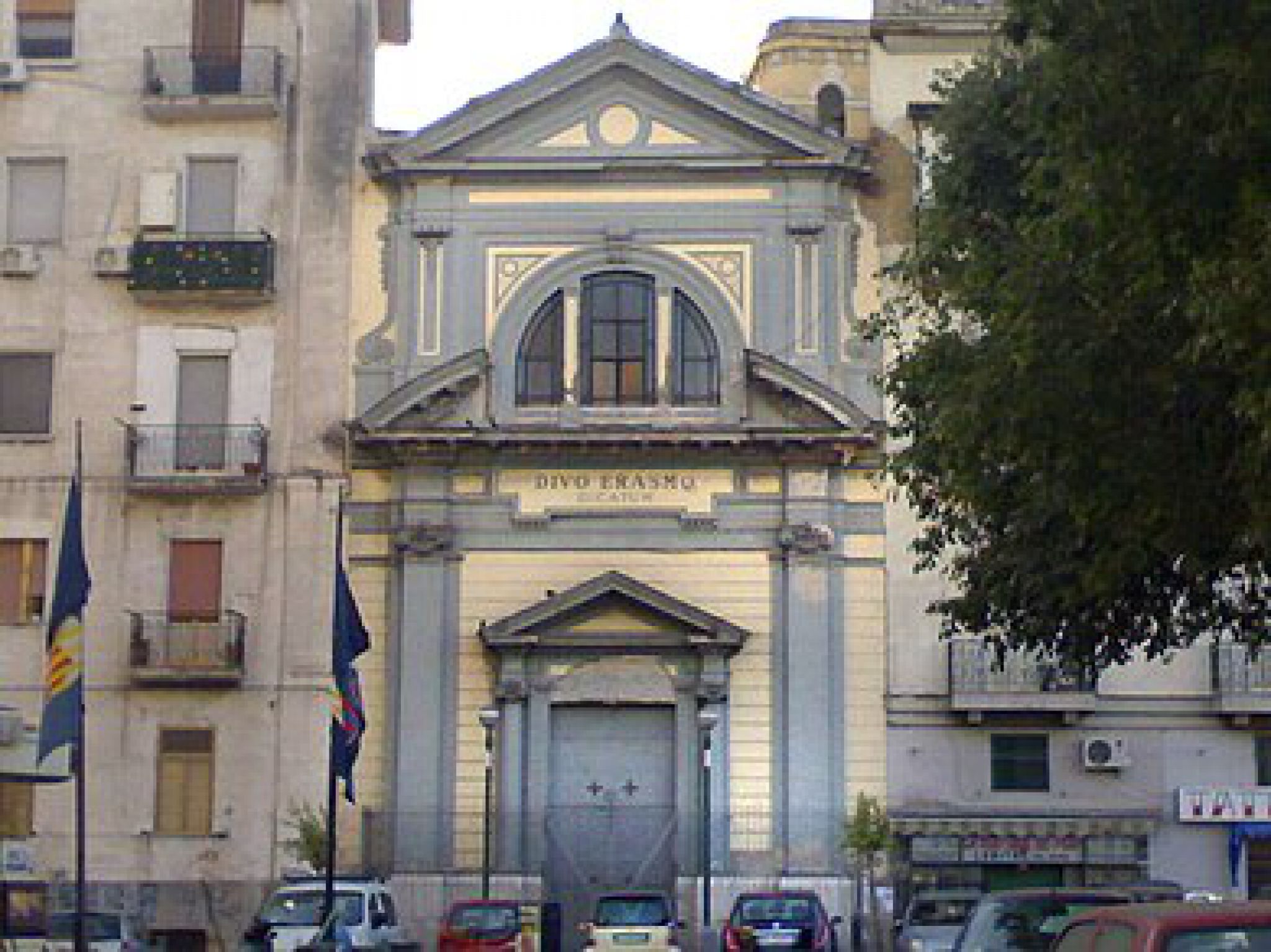 Napoli zona Porto bilocale in vendita